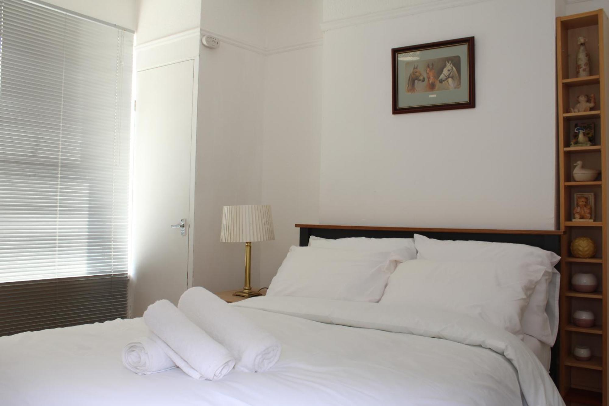 F2S Serviced Apartments 2Bedroom Terrace House With Free Wifi Netflix Suitable For Contractors Walking Distance To Train Station 더비 외부 사진