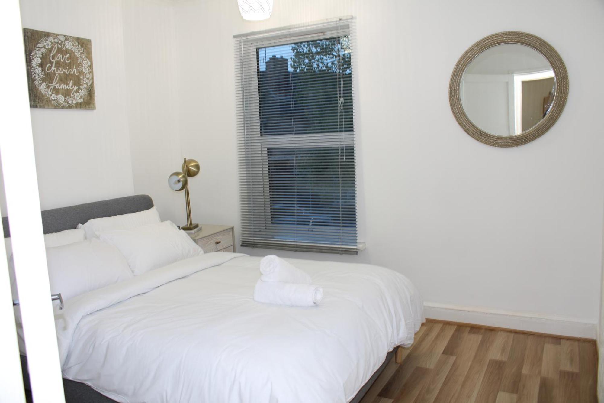 F2S Serviced Apartments 2Bedroom Terrace House With Free Wifi Netflix Suitable For Contractors Walking Distance To Train Station 더비 외부 사진
