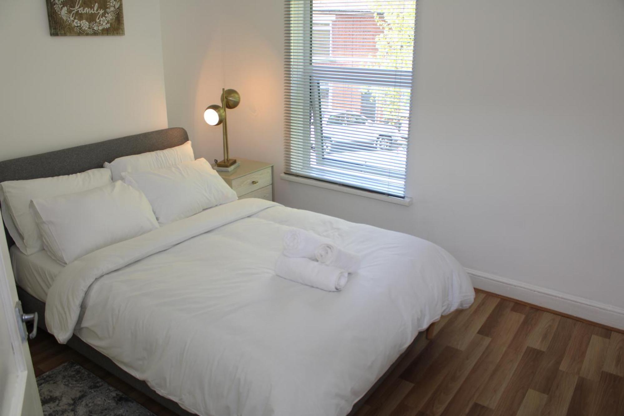 F2S Serviced Apartments 2Bedroom Terrace House With Free Wifi Netflix Suitable For Contractors Walking Distance To Train Station 더비 외부 사진