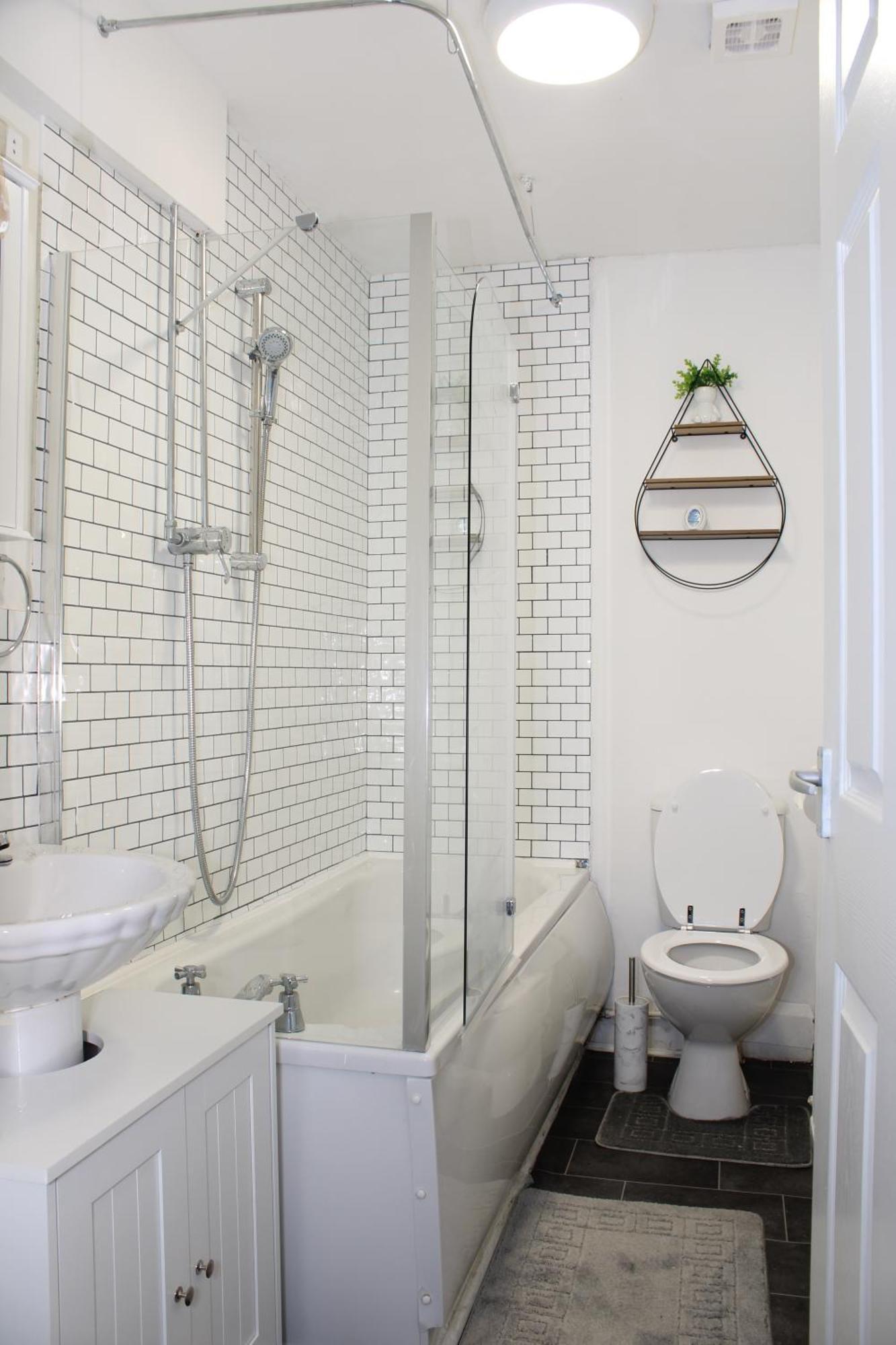 F2S Serviced Apartments 2Bedroom Terrace House With Free Wifi Netflix Suitable For Contractors Walking Distance To Train Station 더비 외부 사진