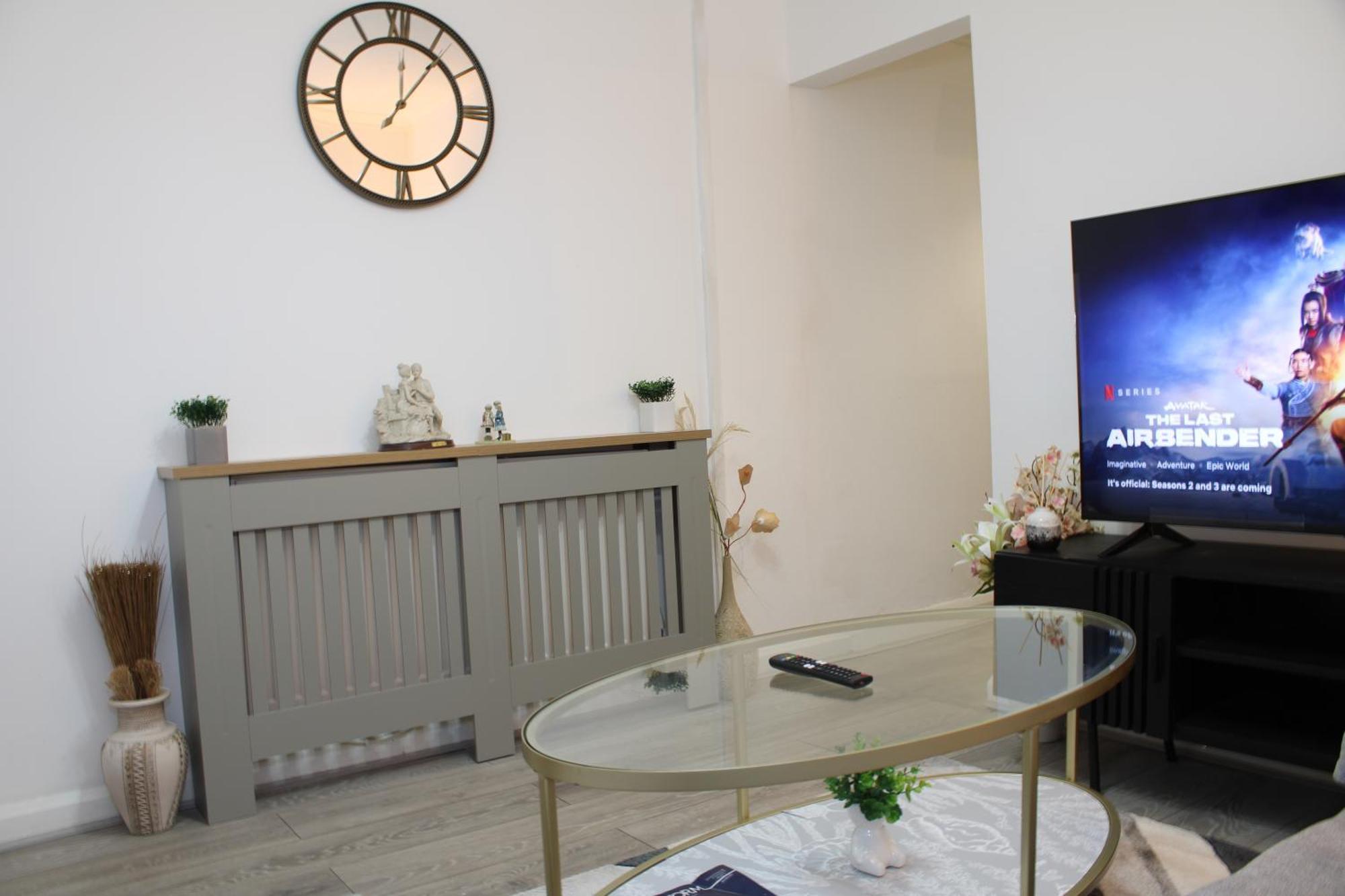 F2S Serviced Apartments 2Bedroom Terrace House With Free Wifi Netflix Suitable For Contractors Walking Distance To Train Station 더비 외부 사진