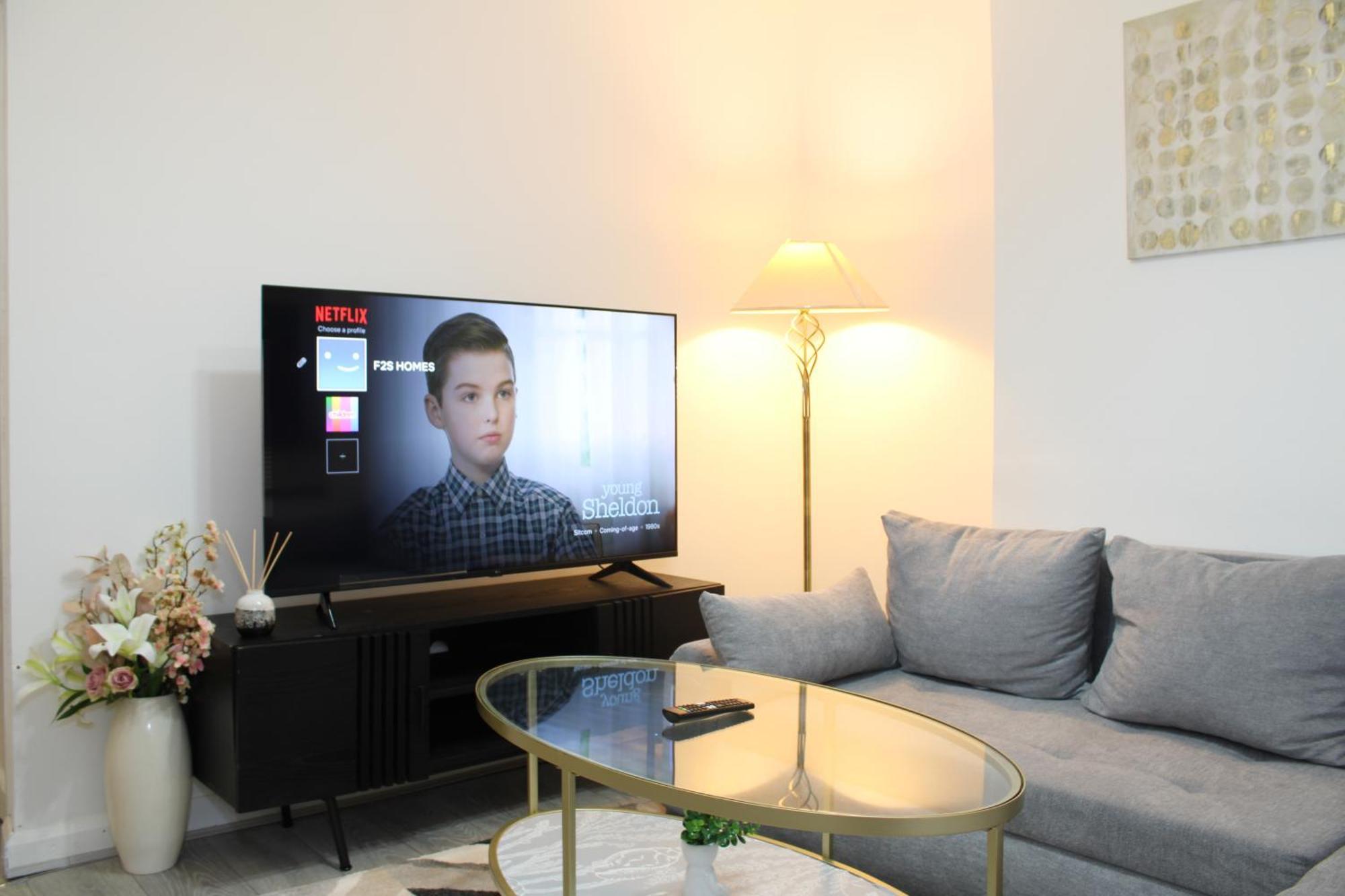 F2S Serviced Apartments 2Bedroom Terrace House With Free Wifi Netflix Suitable For Contractors Walking Distance To Train Station 더비 외부 사진