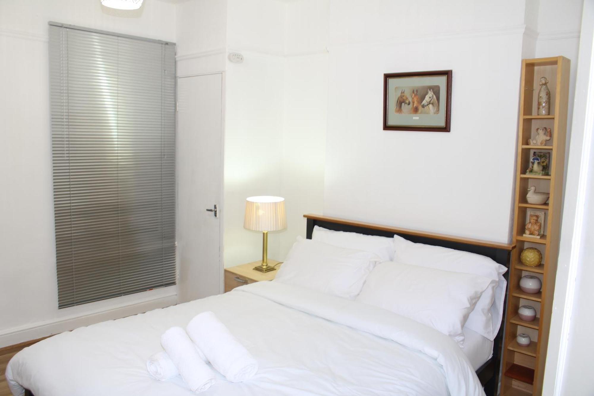 F2S Serviced Apartments 2Bedroom Terrace House With Free Wifi Netflix Suitable For Contractors Walking Distance To Train Station 더비 외부 사진
