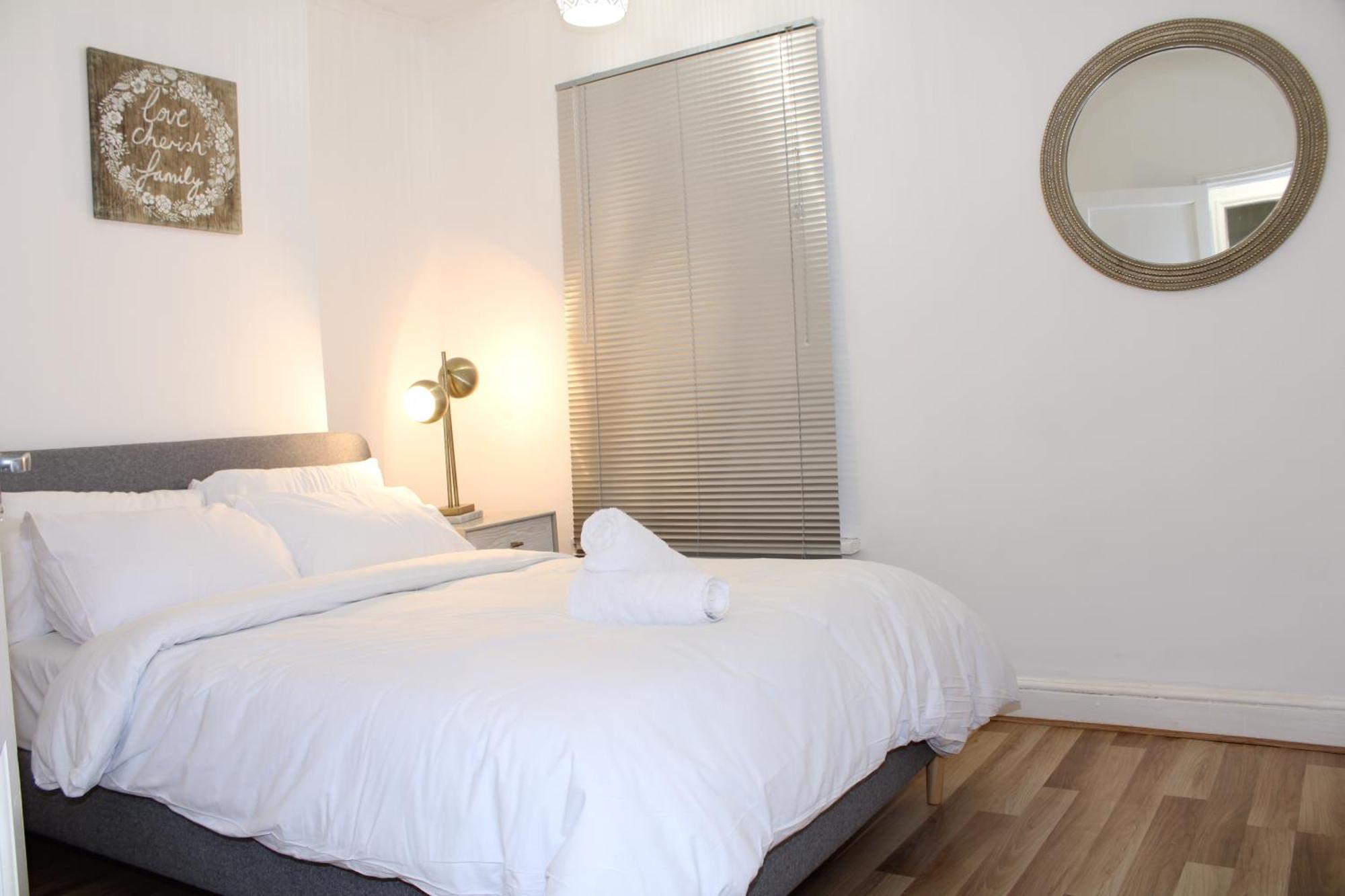 F2S Serviced Apartments 2Bedroom Terrace House With Free Wifi Netflix Suitable For Contractors Walking Distance To Train Station 더비 외부 사진