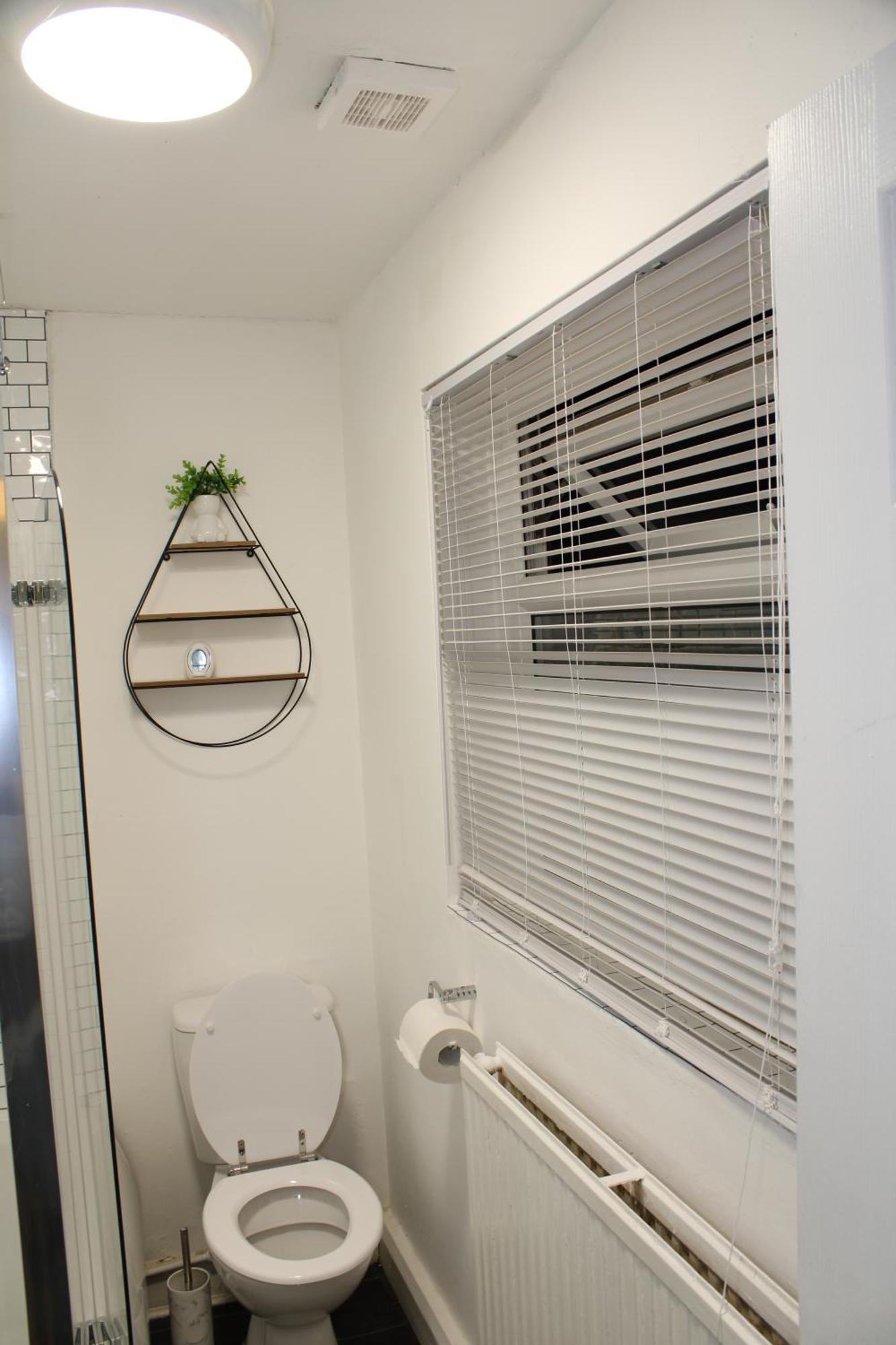 F2S Serviced Apartments 2Bedroom Terrace House With Free Wifi Netflix Suitable For Contractors Walking Distance To Train Station 더비 외부 사진