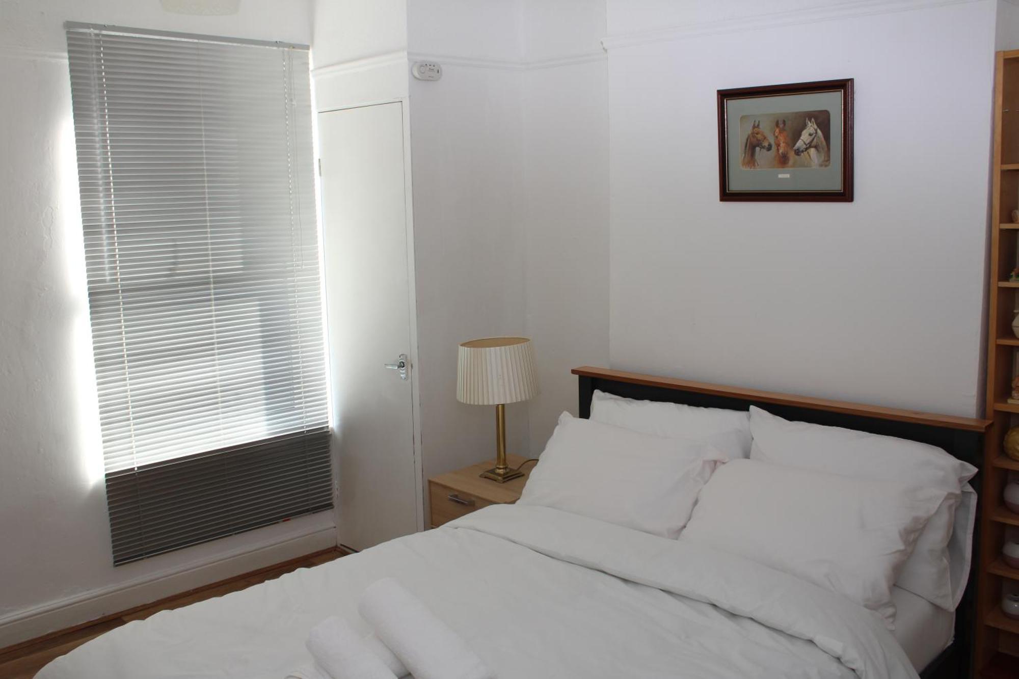 F2S Serviced Apartments 2Bedroom Terrace House With Free Wifi Netflix Suitable For Contractors Walking Distance To Train Station 더비 외부 사진